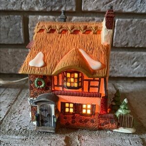 Department 56 David Copperfield, Betsy Trotwoods Cottage w/Lights